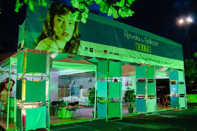 Montaje de Evento 'Revela tu Belleza' para el Éxito